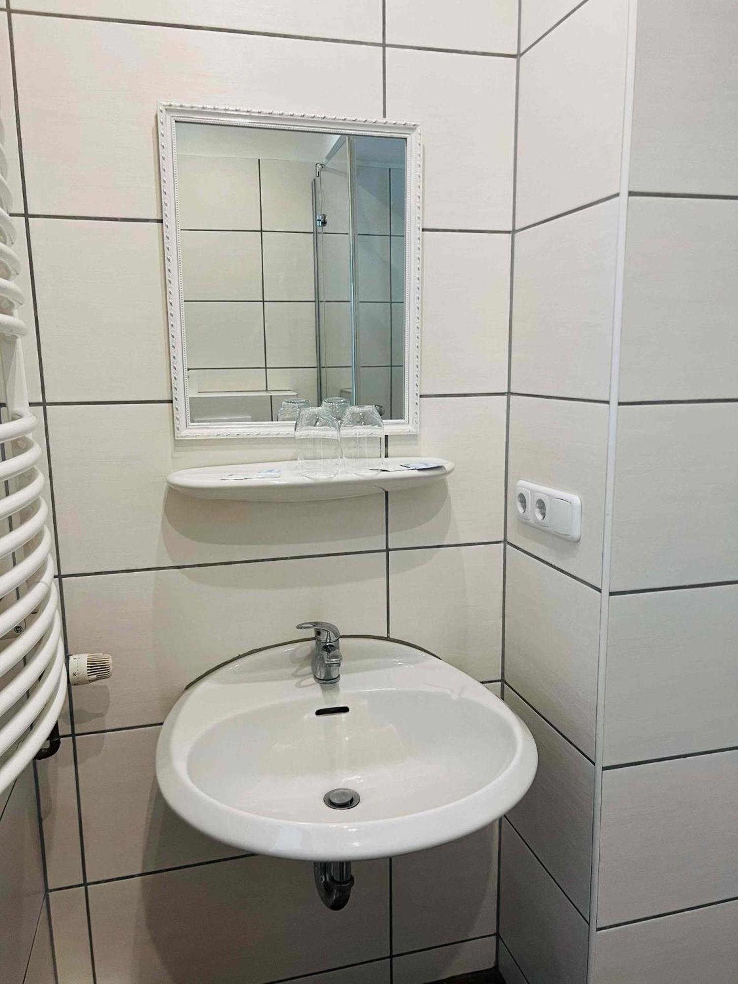 Hotel Neo Cologne Bonn Airport Росрат Экстерьер фото